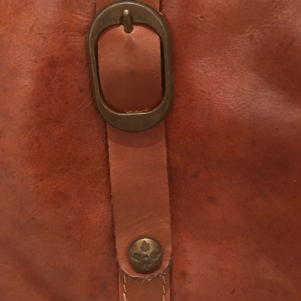 Cute brown “vintage” looking crossbody
